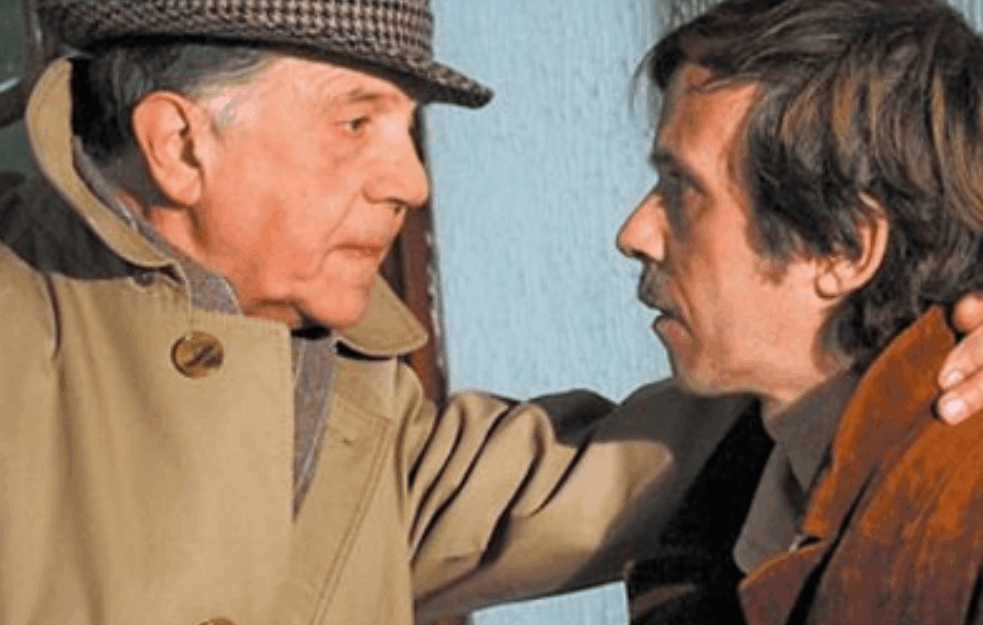 PREDIVNA <span style='color:red;'><b>USPOMENA</b></span>! RETKA SLIKA OCA I SINA TODOROVIĆA: Veliki glumci Bora i Žika pre MNOGO DECENIJA! (FOTO)